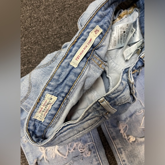 Levi’s jeans light blue size 25 with studs - Picture 8 of 11